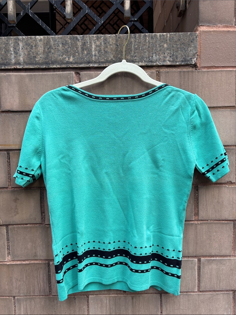 🎀Vintage🎀  1980s Turquoise Short-Sleeve Knit Top with Black Trim